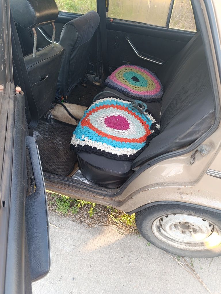 Авто ВАЗ 2106 на ходу.