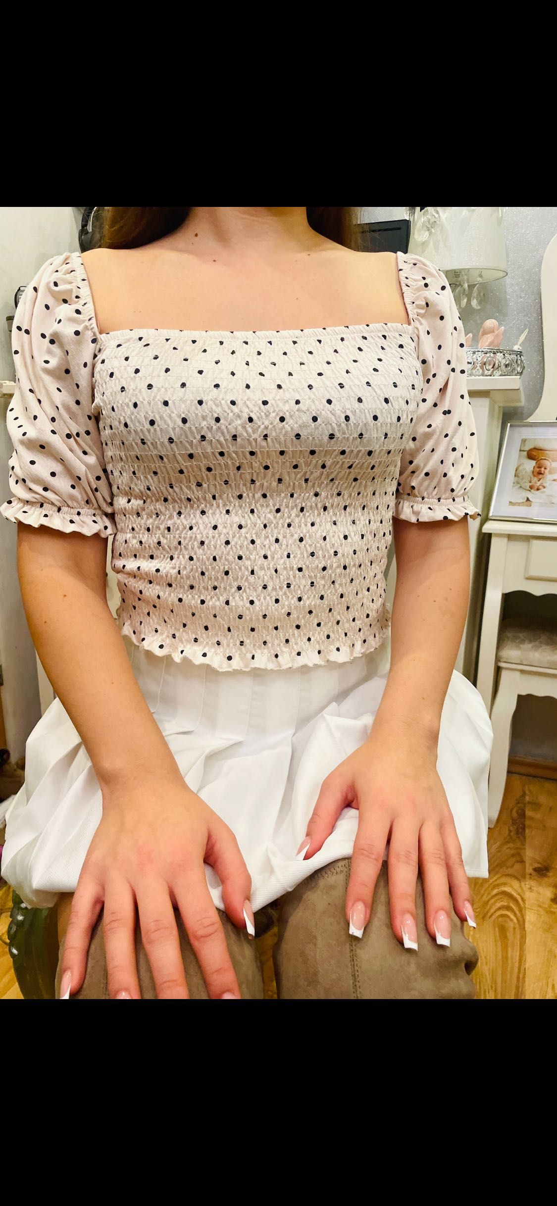 Bluzka hiszpanka bufiaste rękawy w kropki grochy bezowa marszczona m