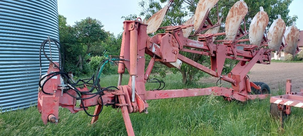 Agregat ścierniskowy-gruber i pług VogelNoot