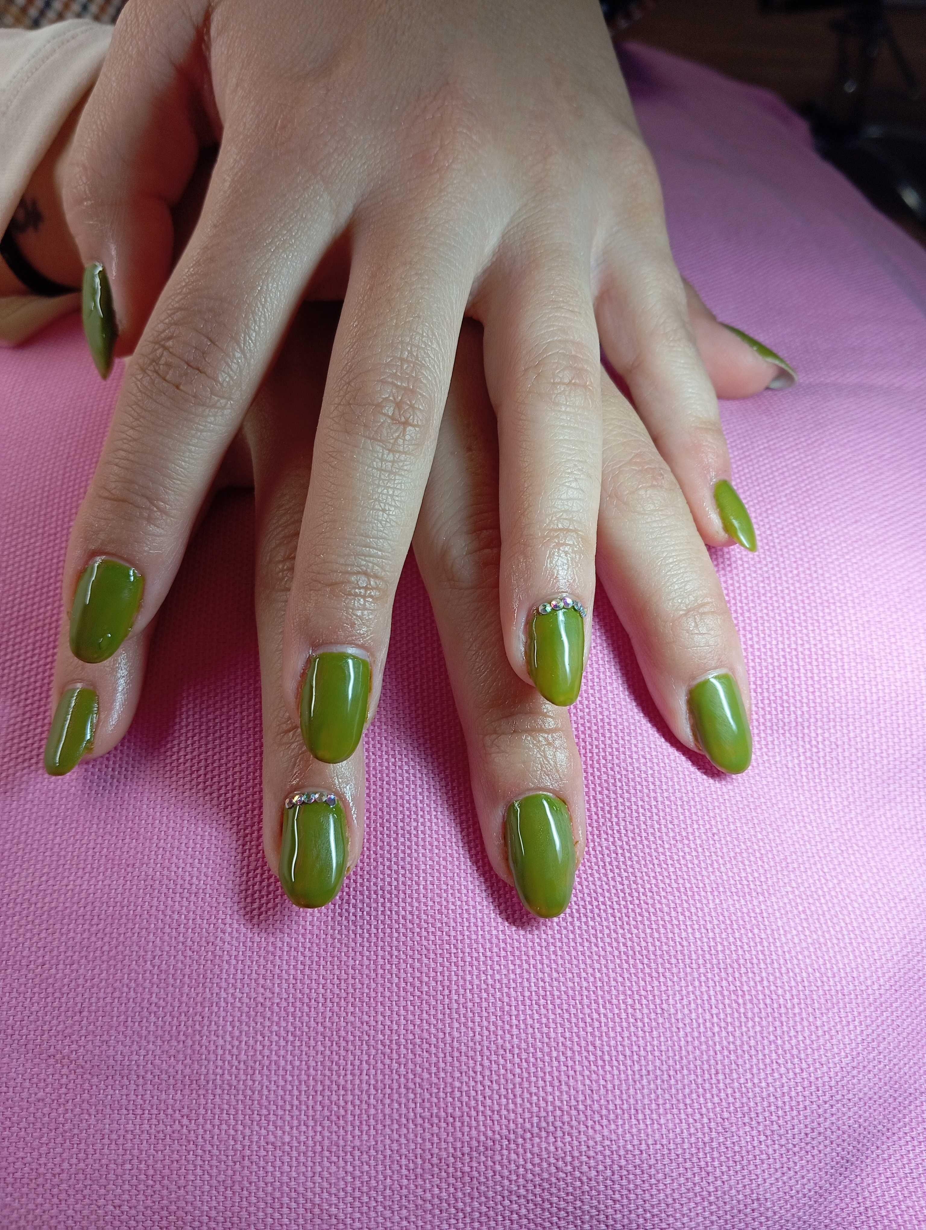 Unhas de gel e gelinho