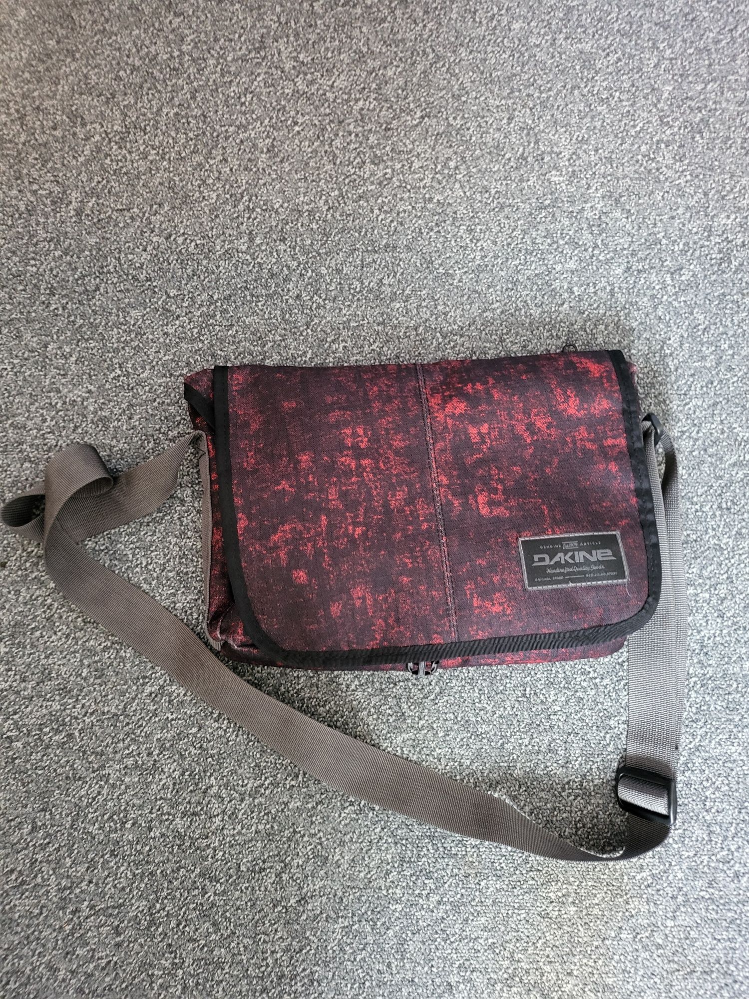 Dakine torba na ramie unisex