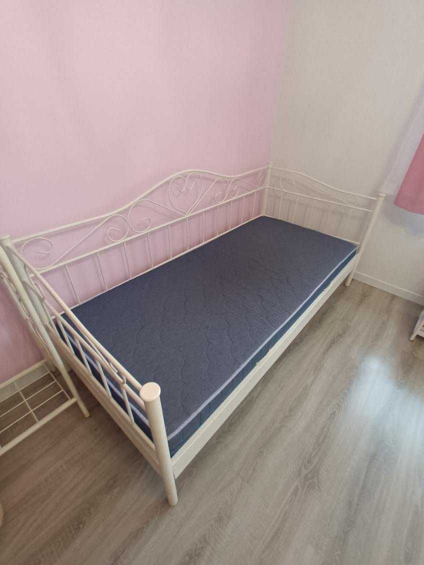 Metalowe łóżko z materacem 200x90