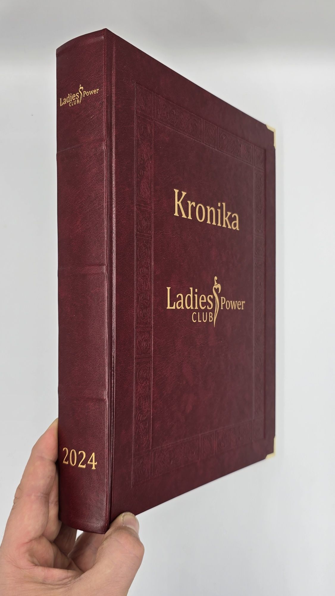 Kronika B4 z dowolnym złotym nadrukiem