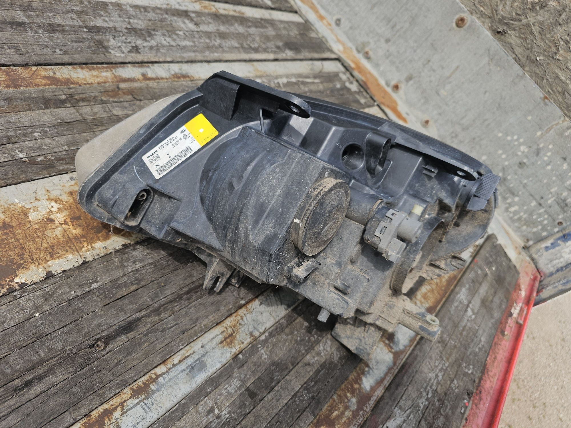 Nissan qashqai j10 reflektor prawy lampa przod Europa