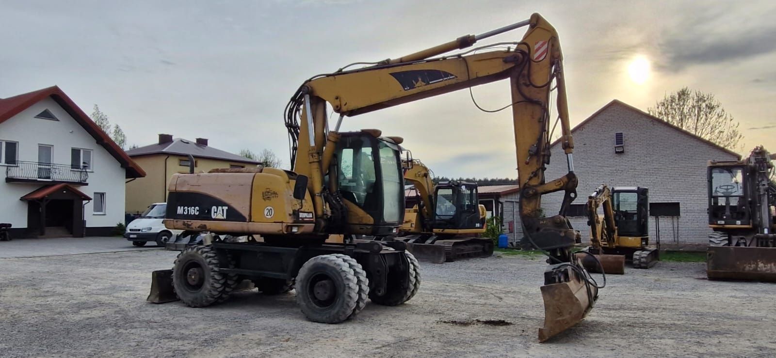 CAT M316C koparka