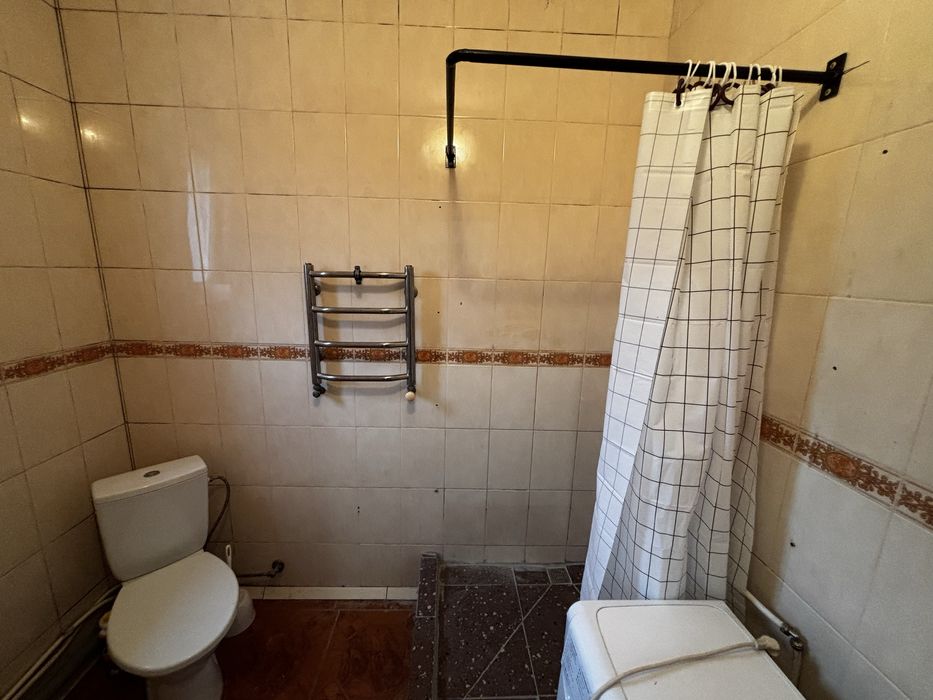 Оренда частини будинку на Петропавлівській Борщащагівці