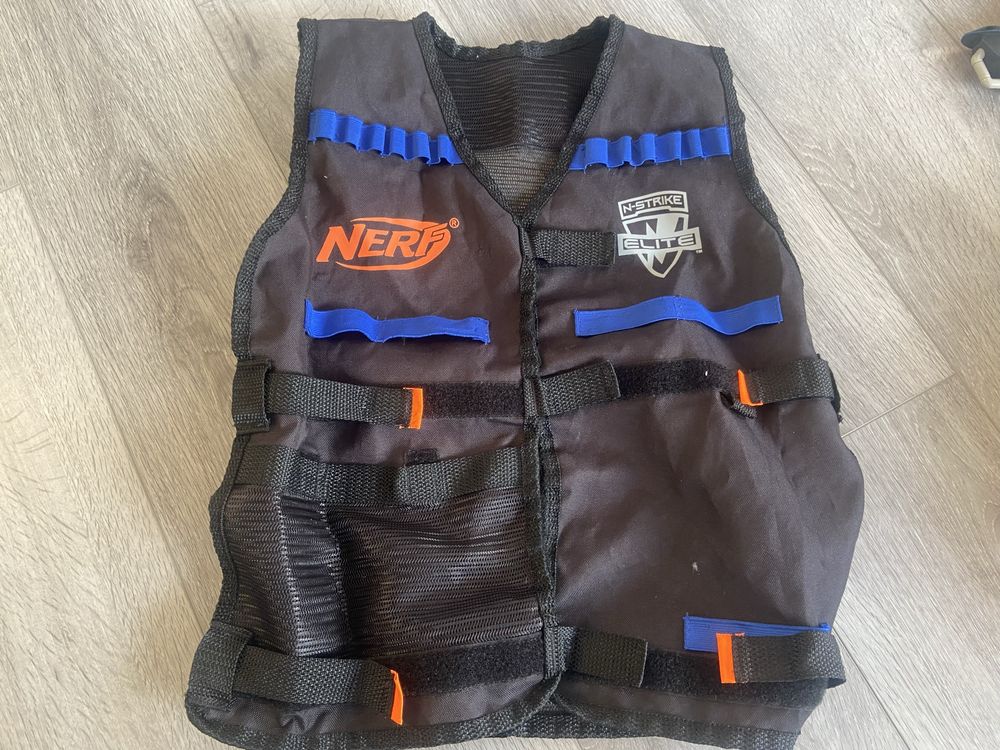 Пістолети Nerf бу