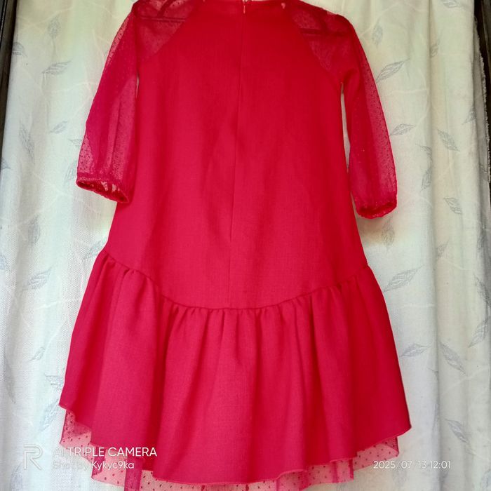 Чудова червона сукня
