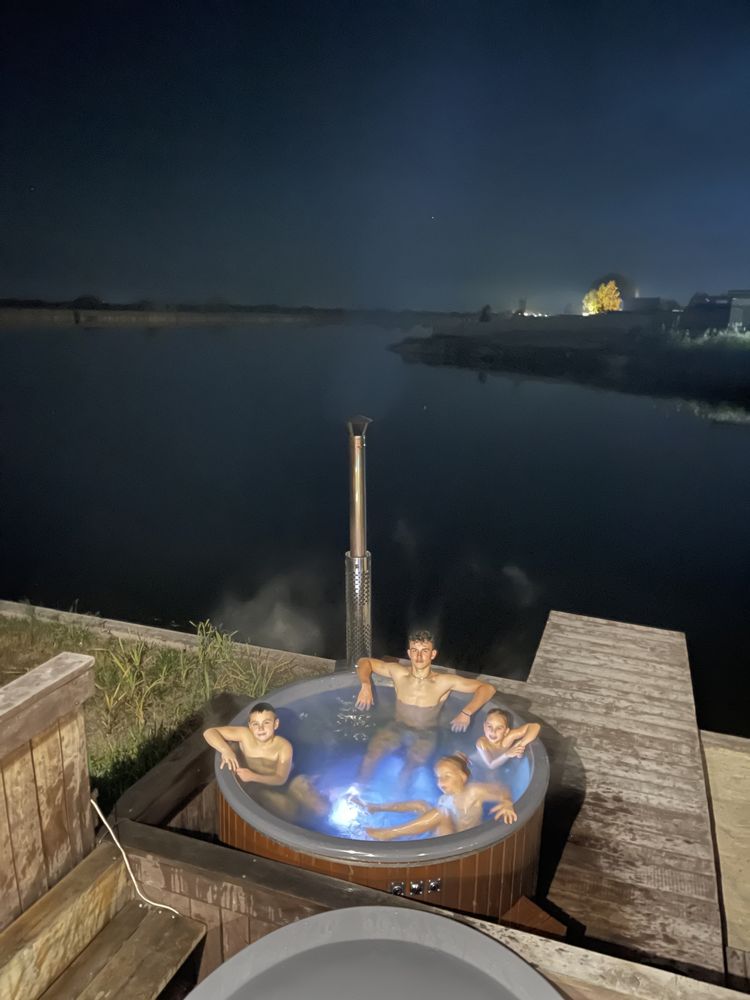 Будиночки біля води Київ Осокорки(рибалка ЧАН)подобово посуточно