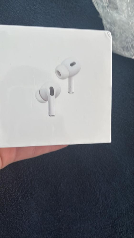 AirPods pro gen 2.