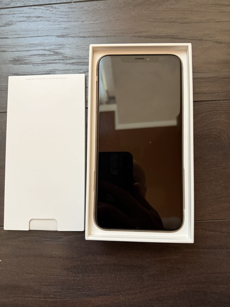 Продам iPhone XS Max 256 GB Gold