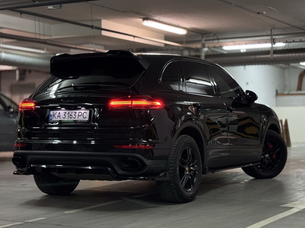 Porsche Cayenne 2016 3.6 атмосфера