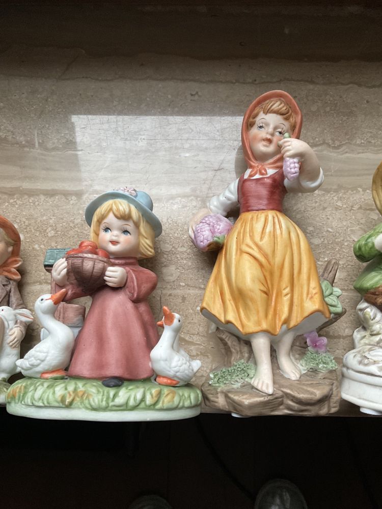Figurki z porcelany - 5 sztuk