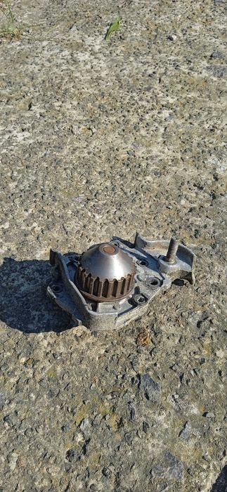 помпа бу рено 1,4 сімбол Renault Clio Symbol Logan 7701478018