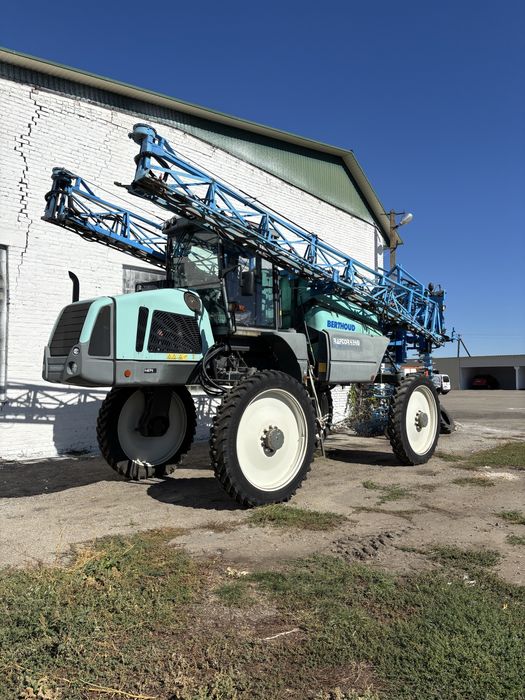 Самохідний оприскувач Berthoud Raptor 4240