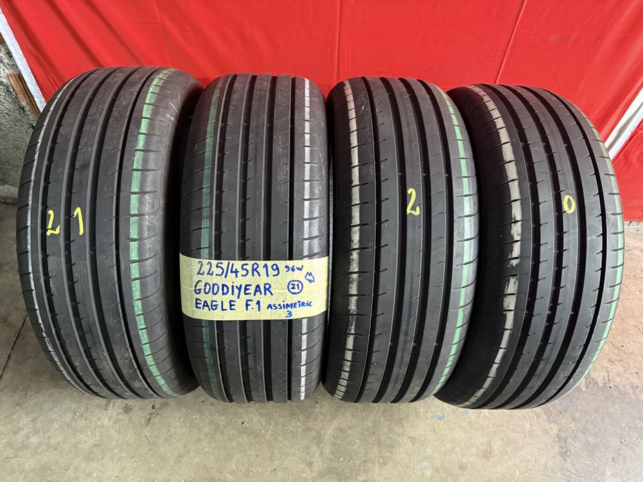 Pneus 225/45/19 Goodiyear Todos iguais impecaveis