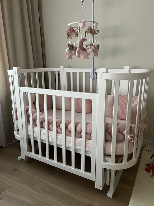 Ліжечко дитяче..