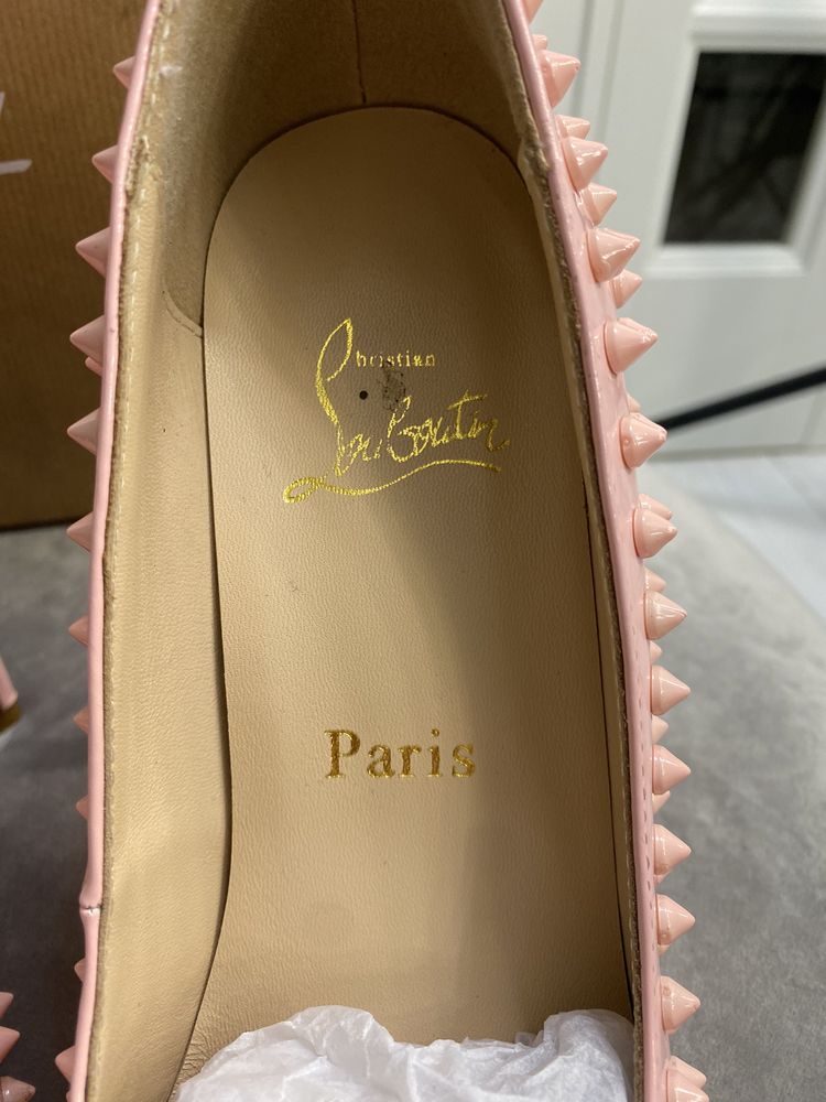 Szpilki Louboutin różowe używane 38