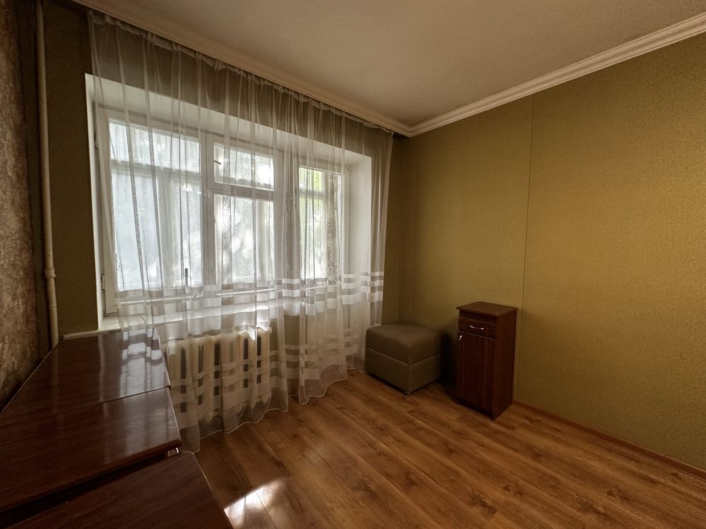 Продам 1-к квартиру з ремонтом на Героїв Майдану