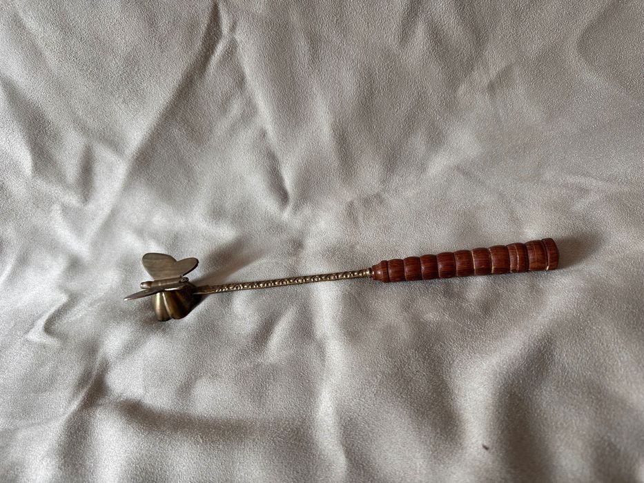 Gaśnica do świec, motyl,  z mosiądzu. Brass candle snuffer