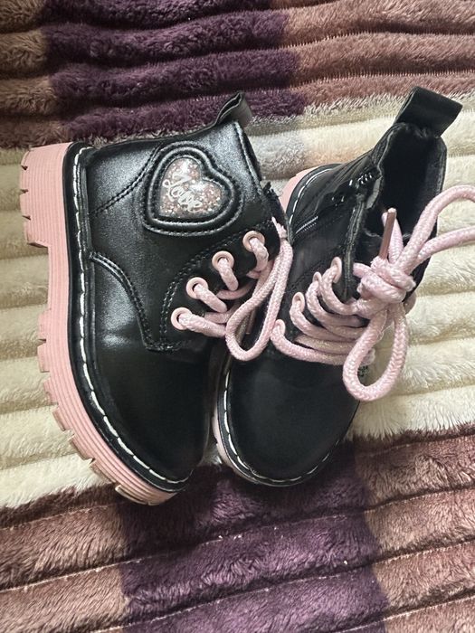 Осінні чобітки для дівчинки