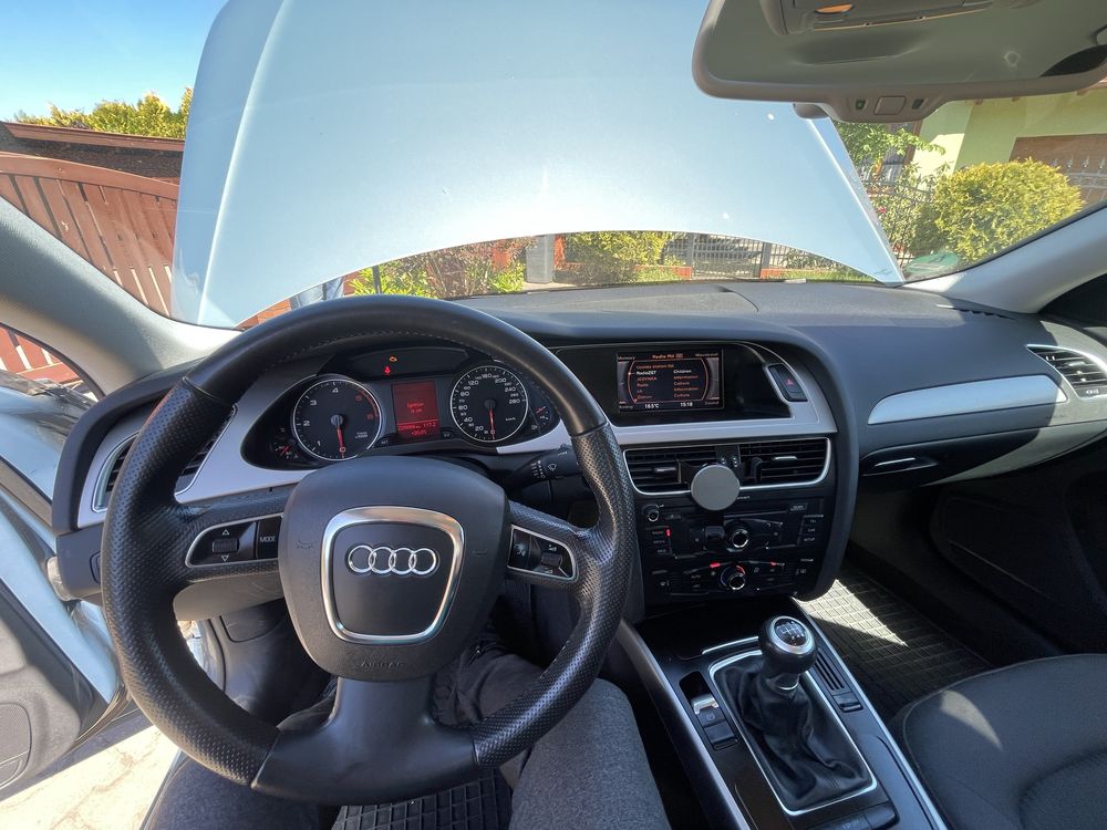 Audi A4 2009 2.0 TDI 140 km