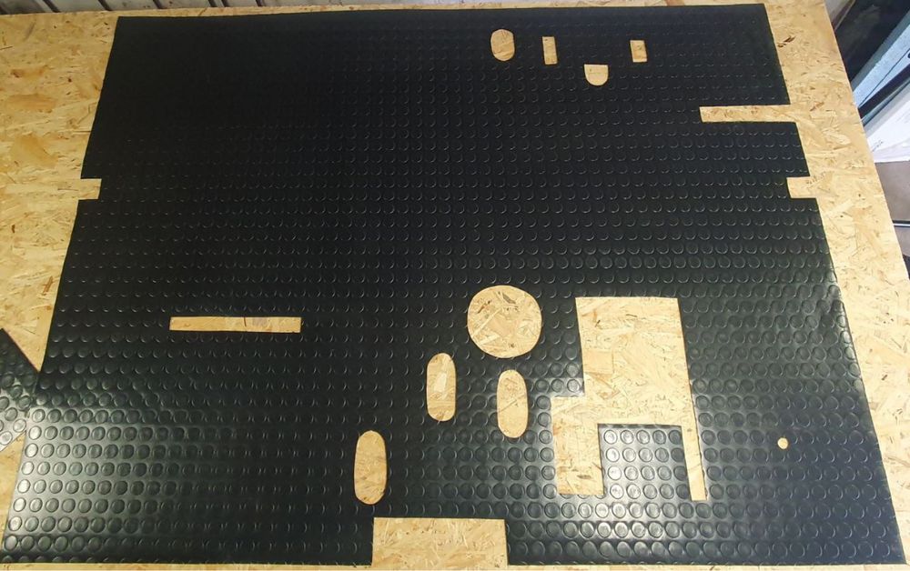 Продам ковёр пола в кабину трактора Т-150