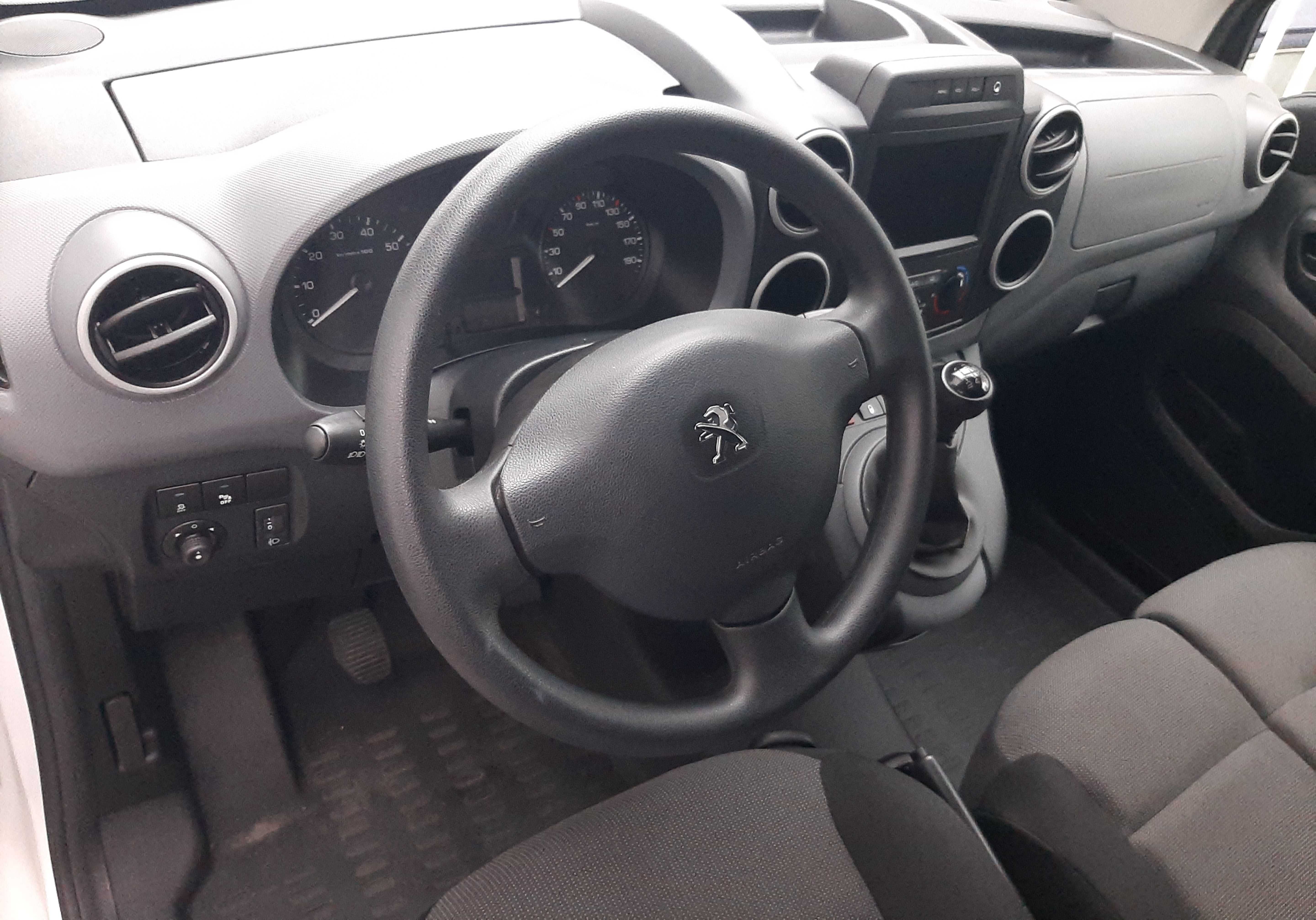 Peugeot Partner 1.6 BlueHDI 2017 GPS Edition 3 Lugares