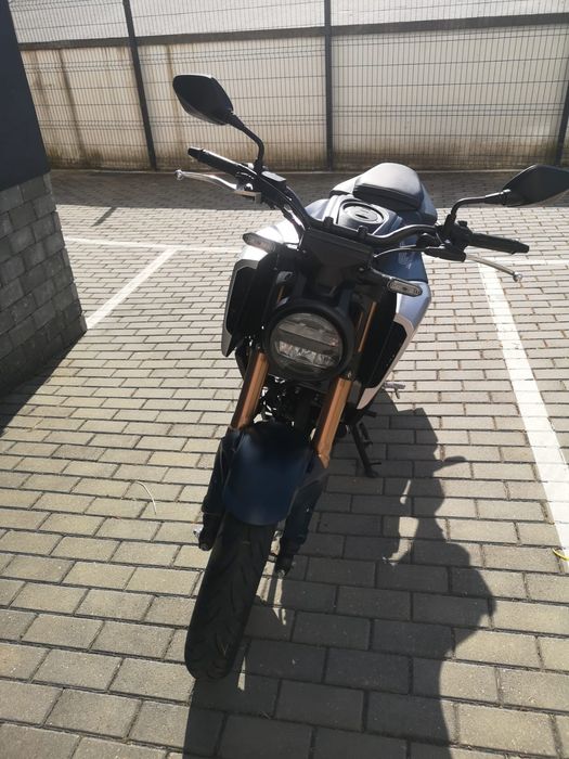 Vendo Honda CB125R
