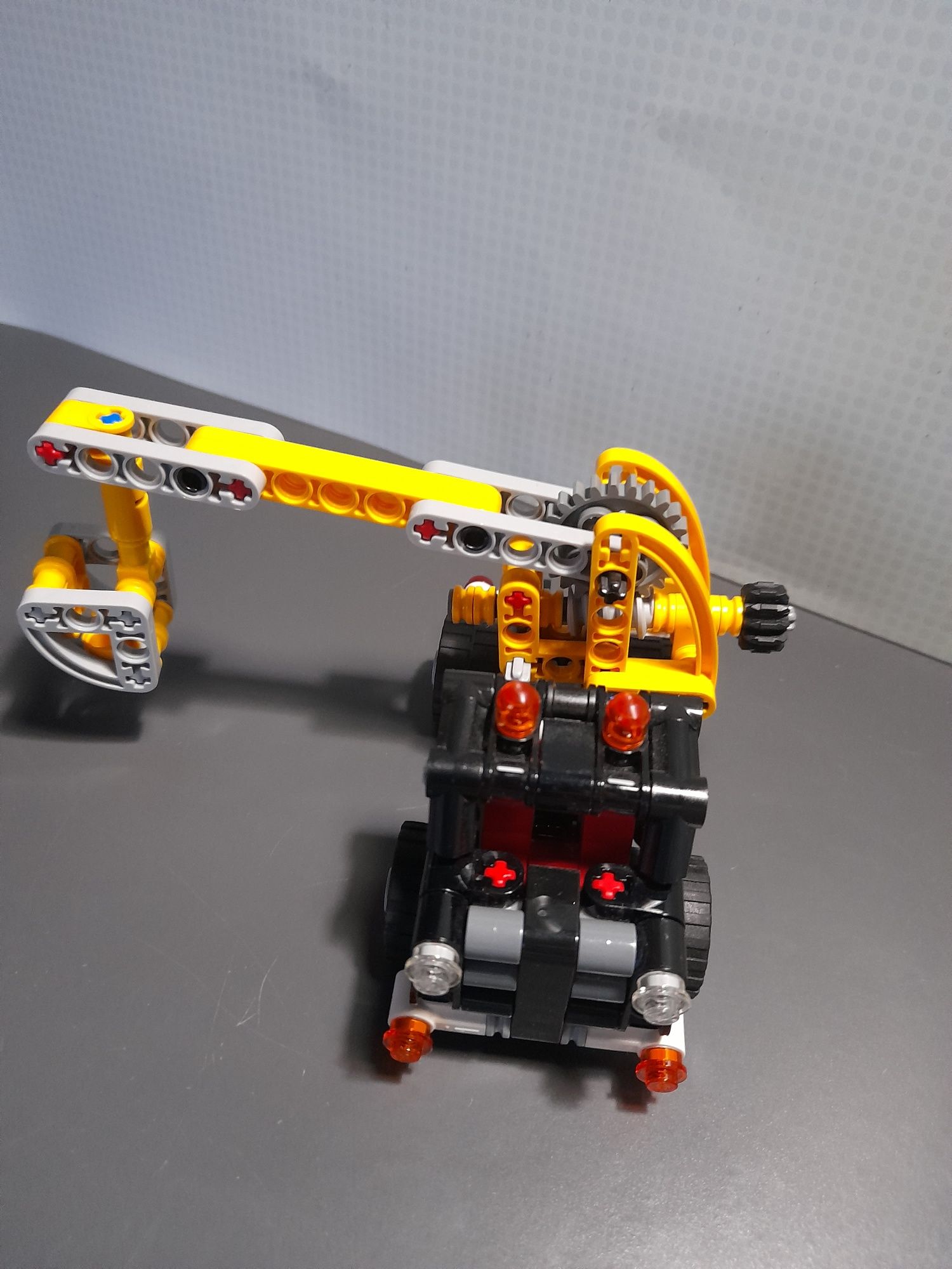 Lego 42031 ciężarówka z wysięgnikiem
