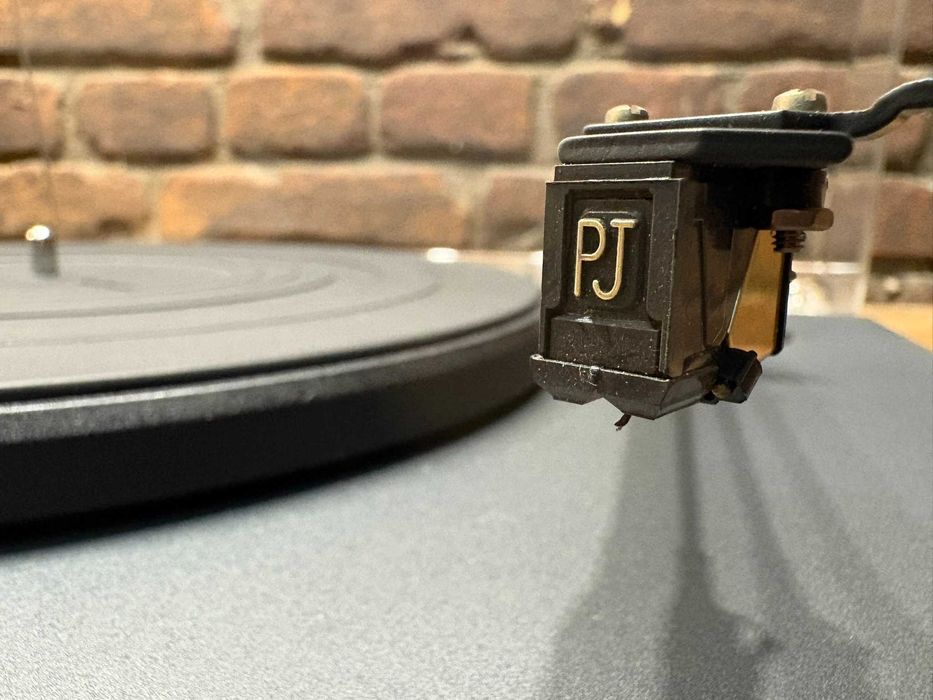 Gramofon Pro-Ject Audio System Essential II Manualny