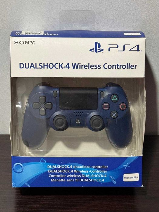 Playstation 4 com Caixa de Origem + 3 Comandos + 2 Jogos