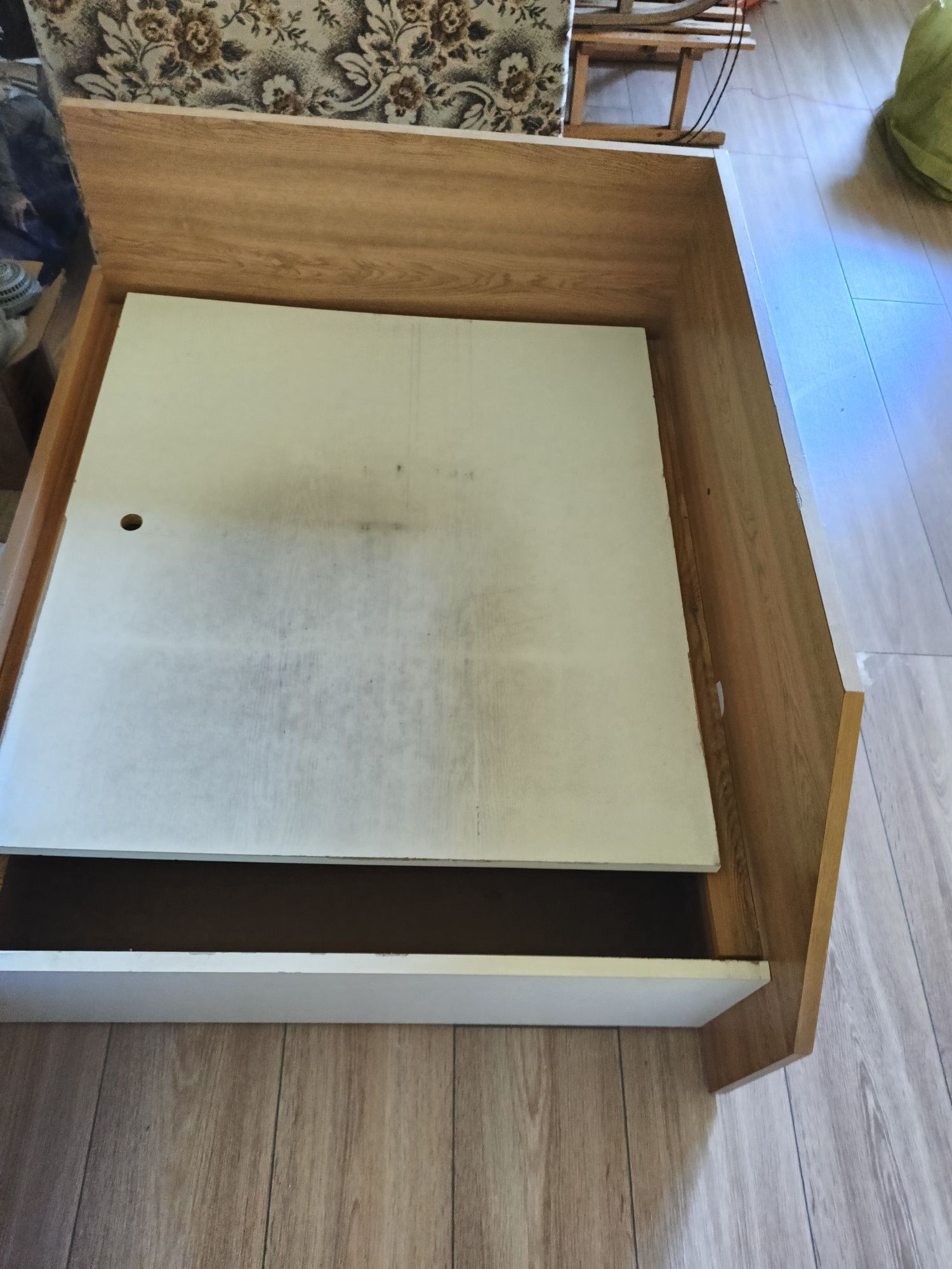 Łóżko 190 cm x 80 cm