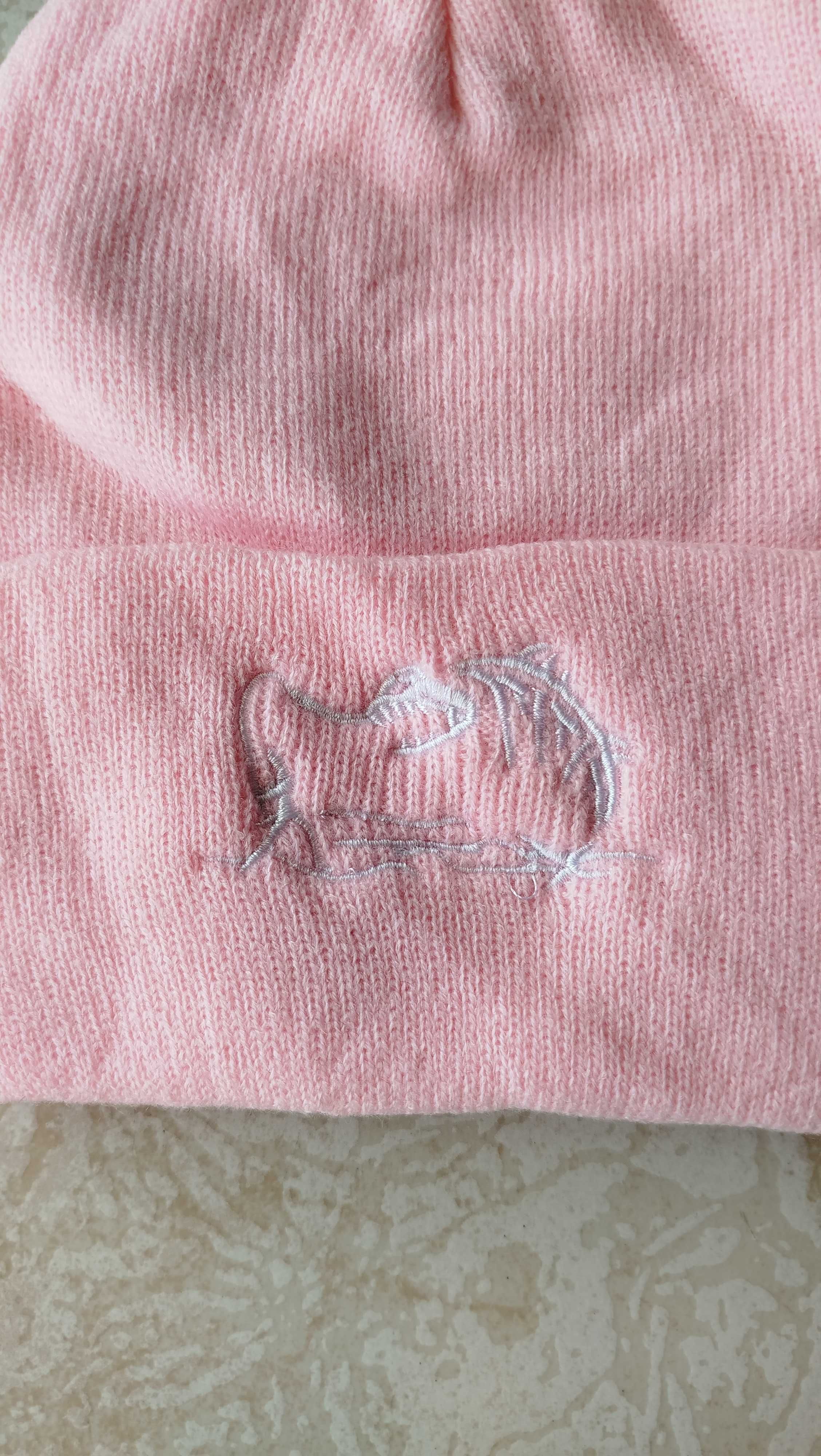 Gorros para a pesca motivos bordados preto e rosa