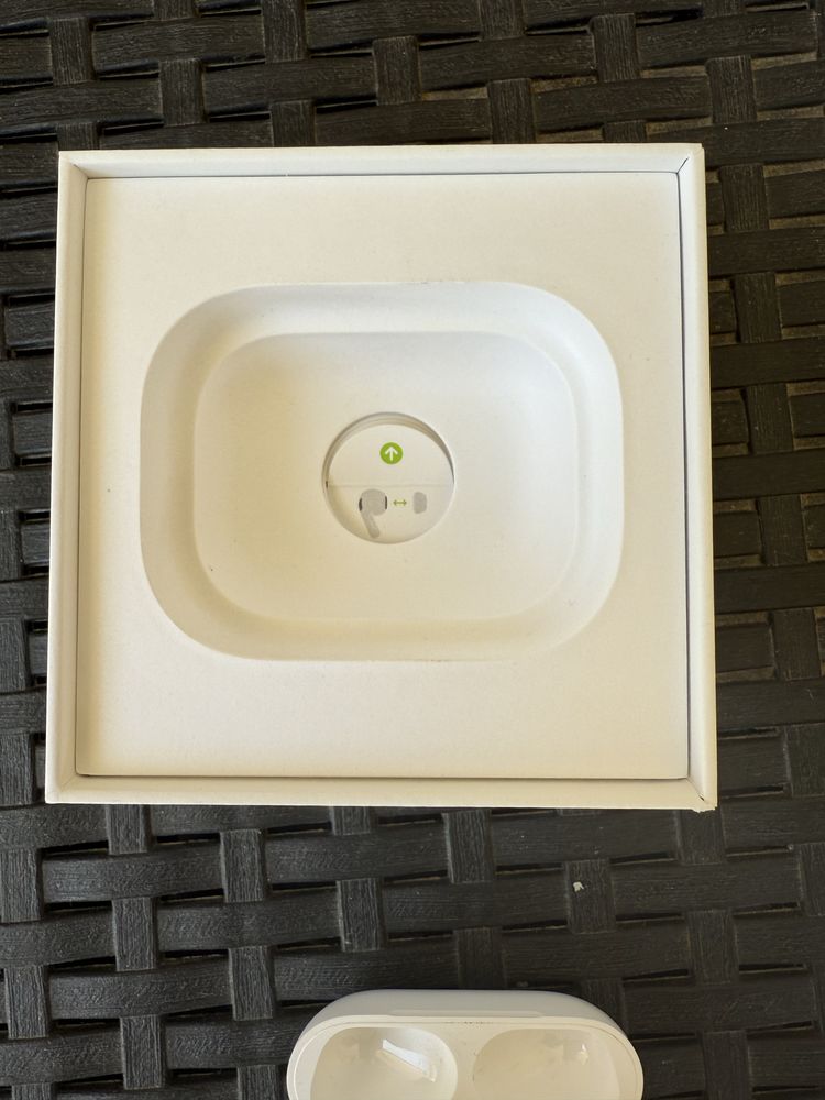 Airpods pro literalmente com uma semana de uso 2.ª geracao