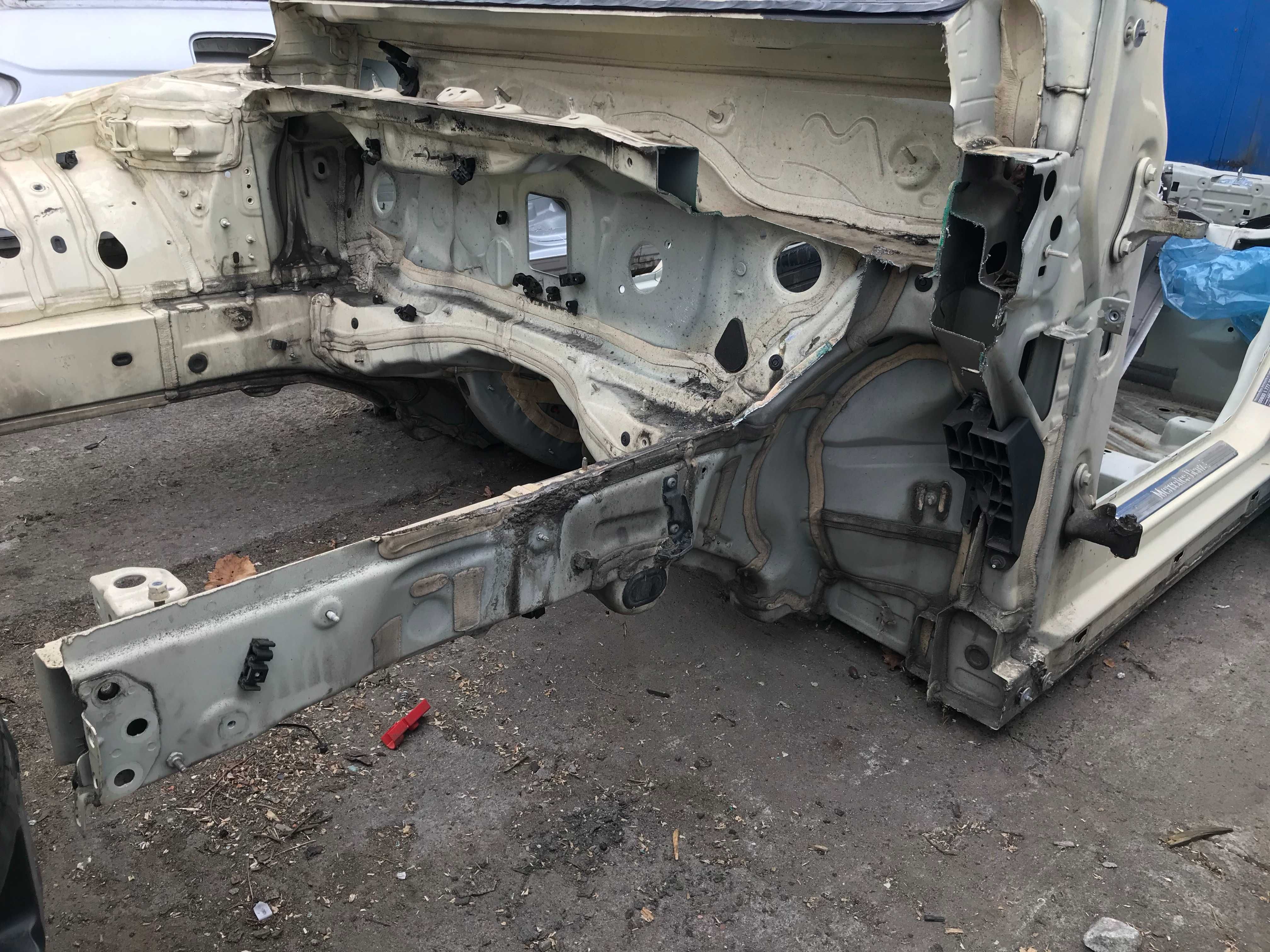 Mercedes CLA W117 GLA W156 podłużnica nosek ćwiartka noga