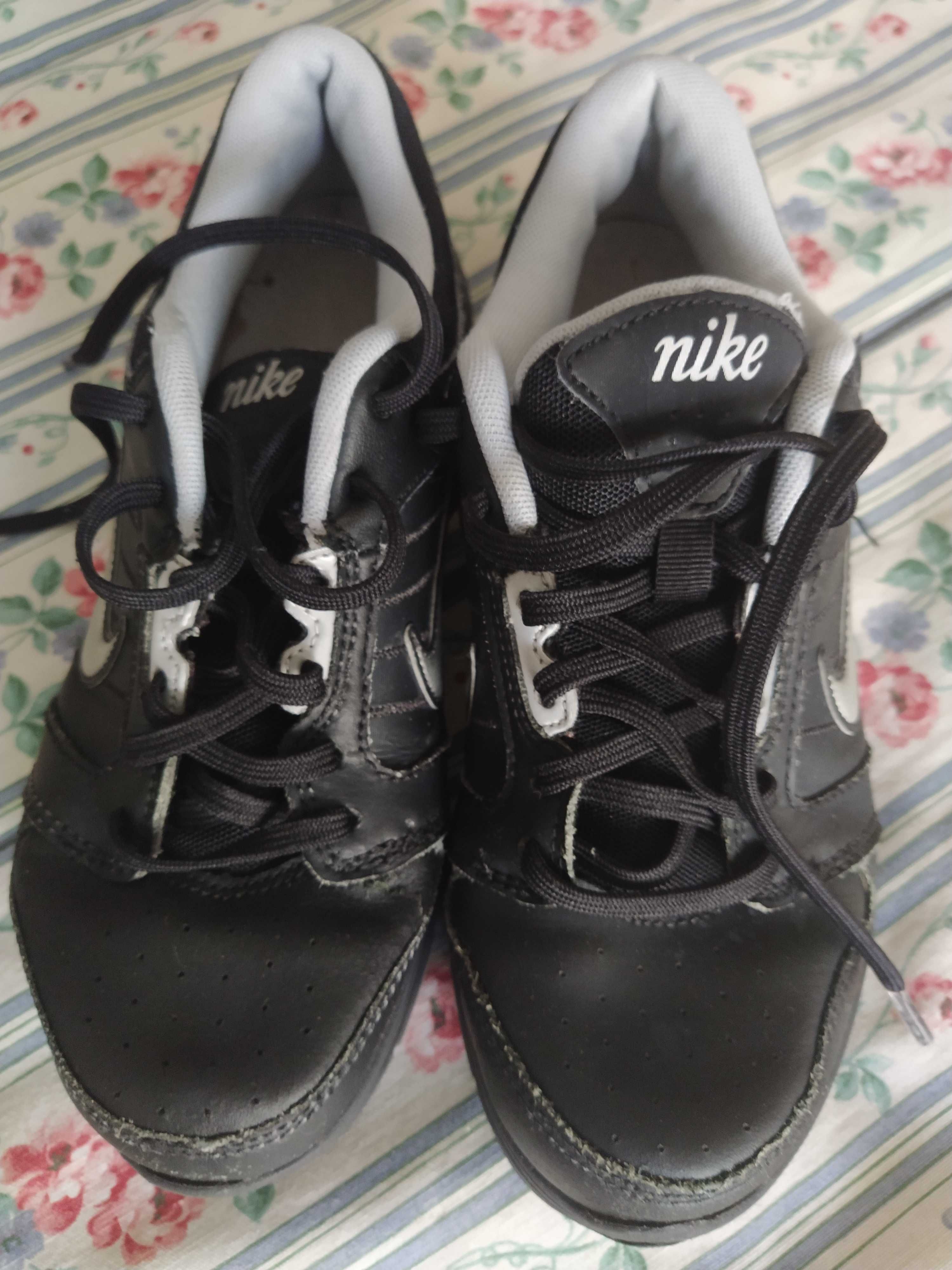 Ténis preto e cinza Nike nº 35,5