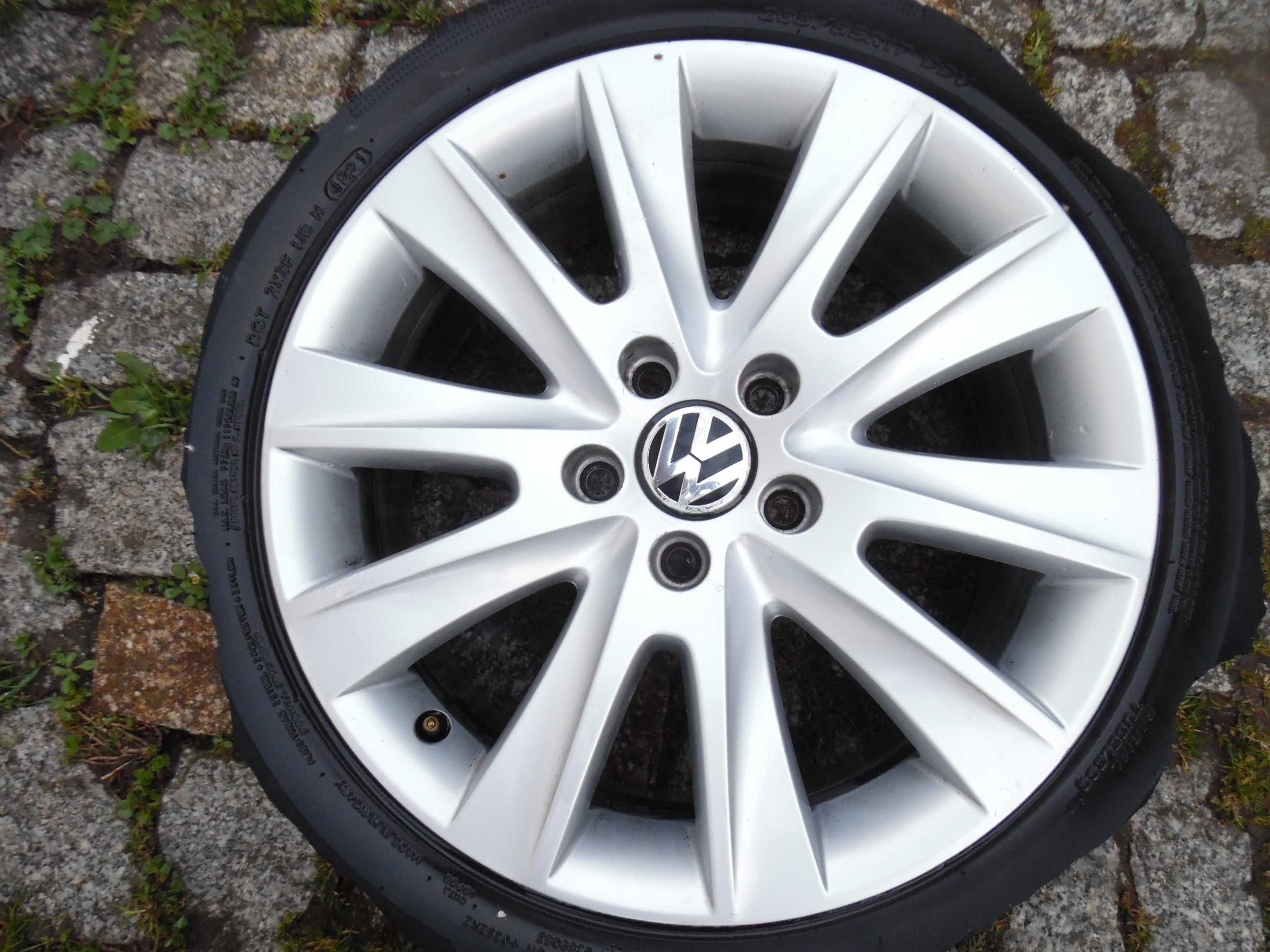 Sprzedam 2 felgi  17 cali volkswagen Tiguan 7J X 17 H2