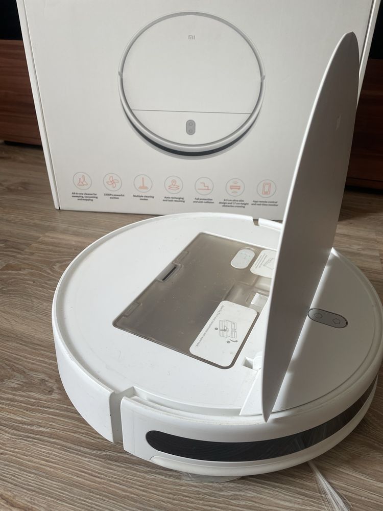 Робот пилосос Mi Robot Vacuum-Mop Essential