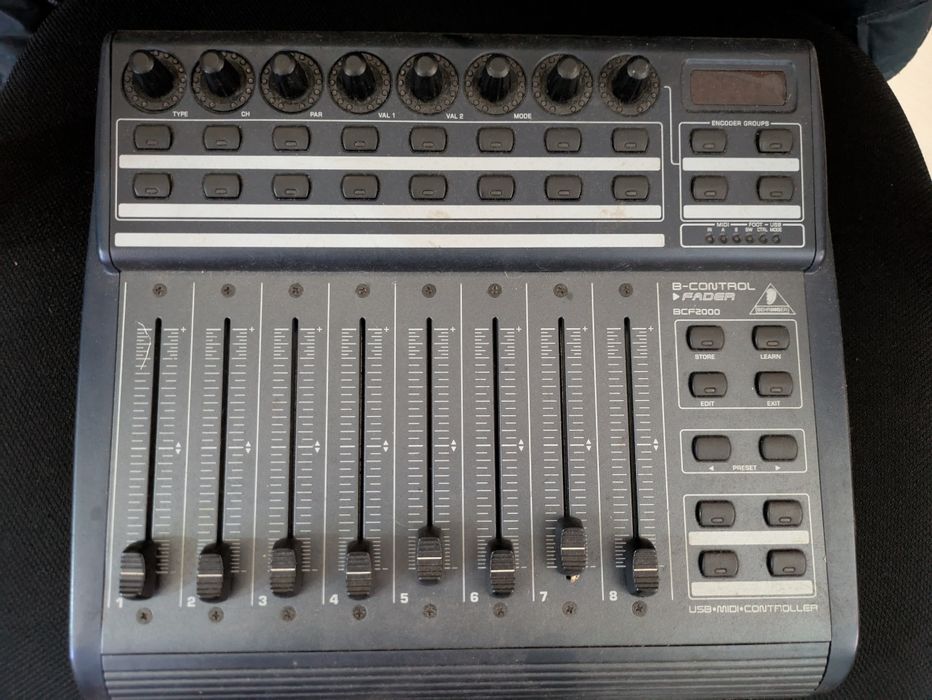Behringuer BCF2000
