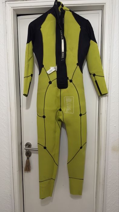 Fato vision Zone3 Tamanho xl mas veste como M/L