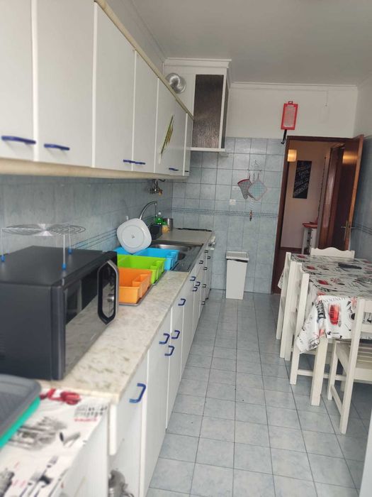 Quarto Estudantes Universitárias –2 AMIGAS-Metro à Porta