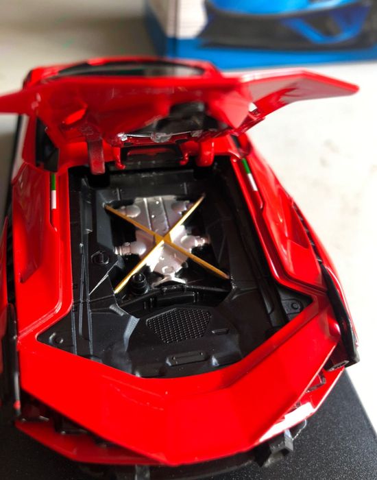 Lamborghini Sian модель 15 см,металл,свет,звук,все открывается