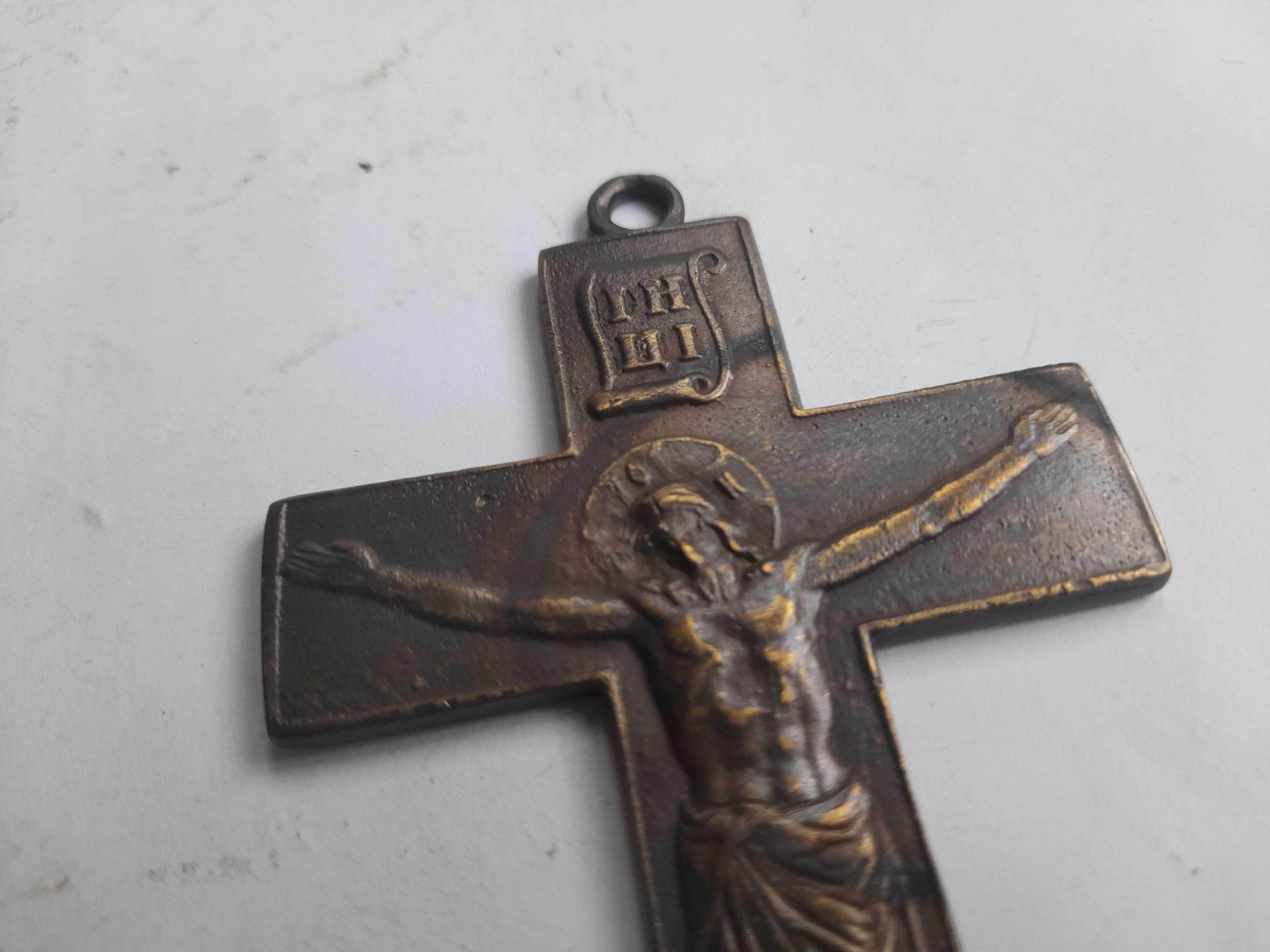 Mały krzyż z Chrystusem, greckokatolicki (mosiężny)