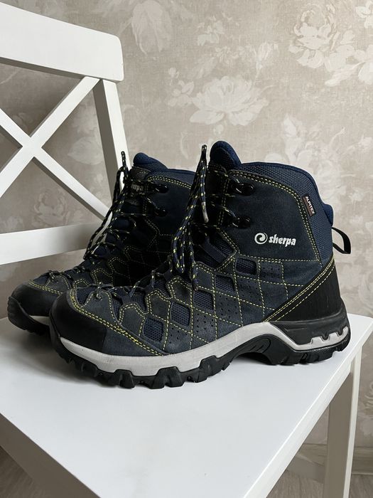 Чоловіче трекінгове взуття черевики Sherpa Simbia High 44,5 розмір