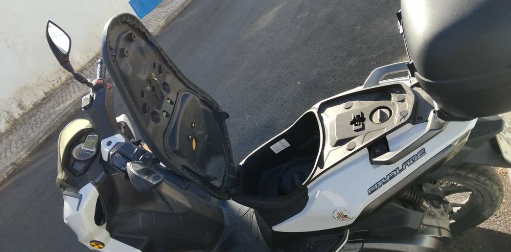 Vende-se moto cooter 125