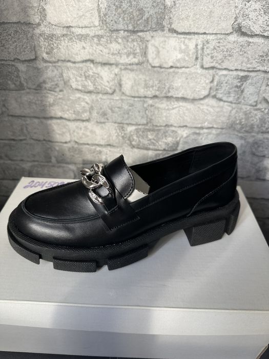 Нові лофери з натуральноі шкіри