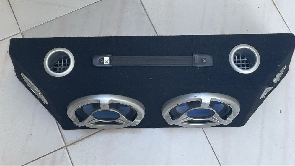 Coluna de som para carro