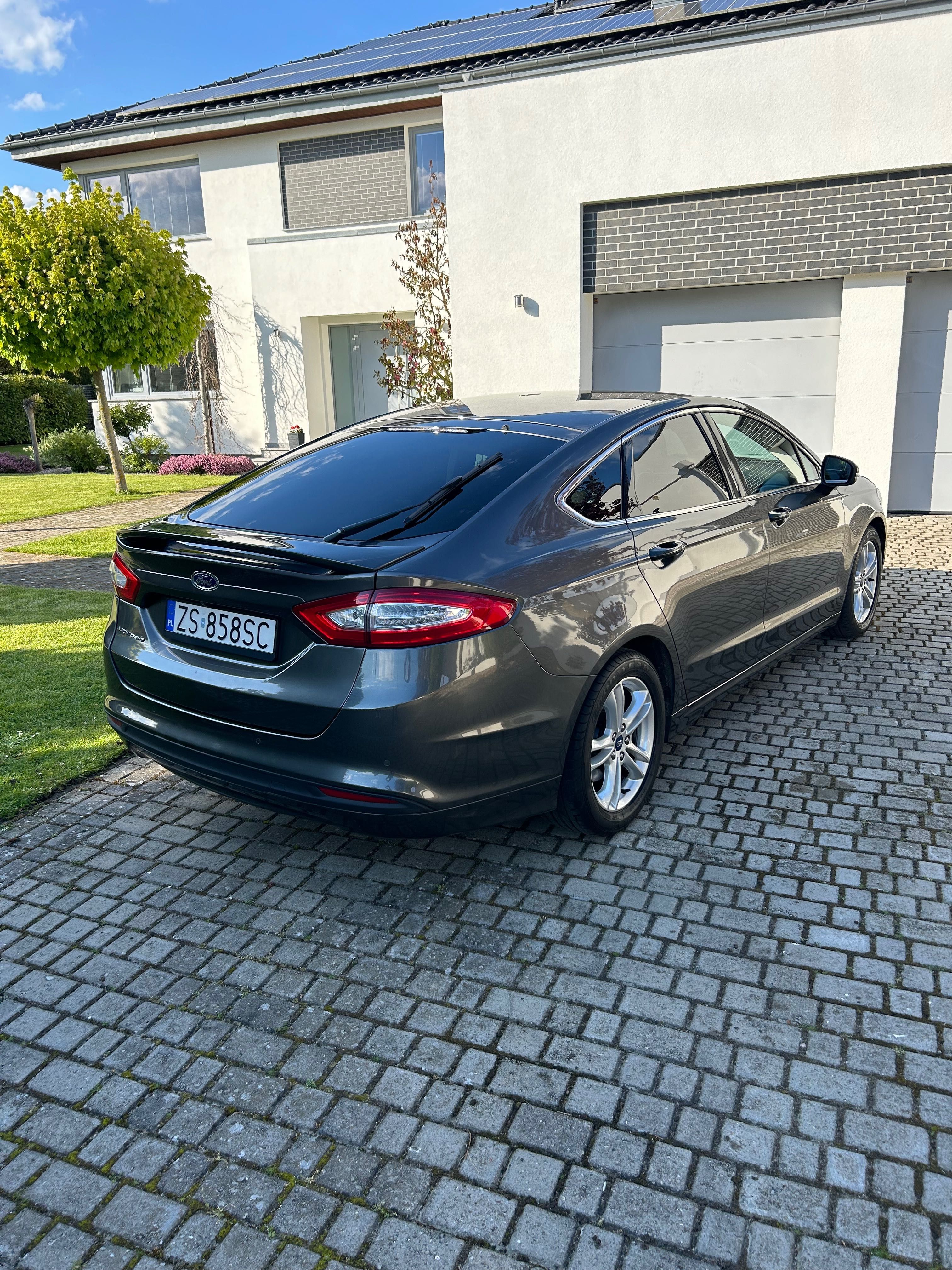 Ford Mondeo 2,0tdci limuzyna bezwypadek serwis  2016