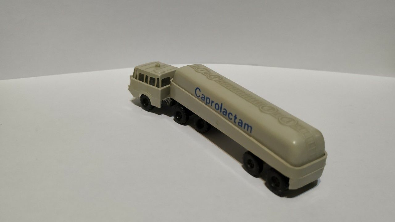 Автомобиль tatra возможно для макета масштаб - 1/120